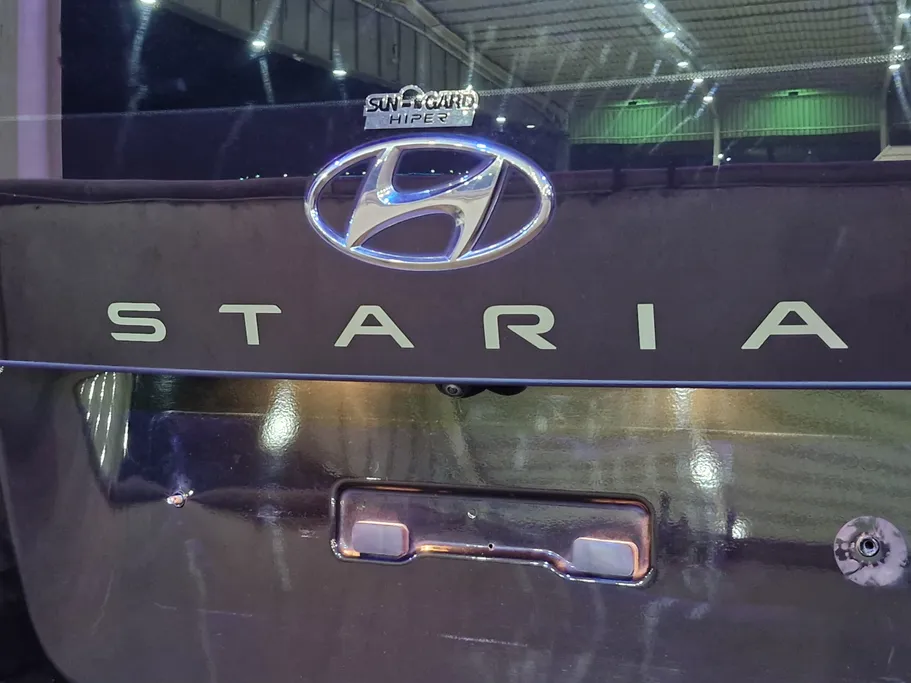 هيونداي ستاريا سمارت 11 مقاعد 2022 