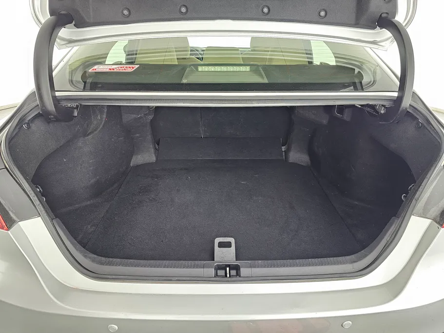 تويوتا كامري LE 2022 