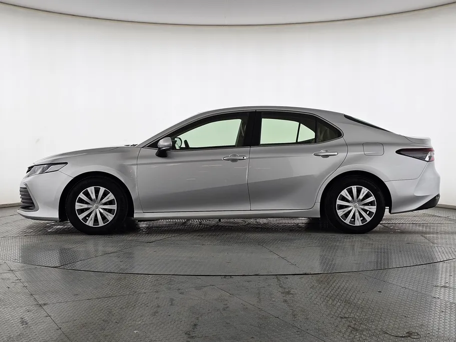 تويوتا كامري LE 2022 