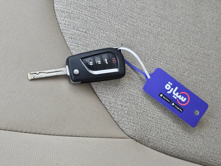 تويوتا كامري LE 2022 