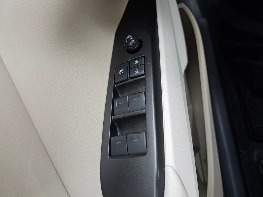 تويوتا كامري LE 2022 