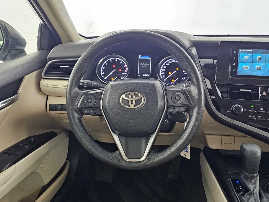 تويوتا كامري LE 2022 