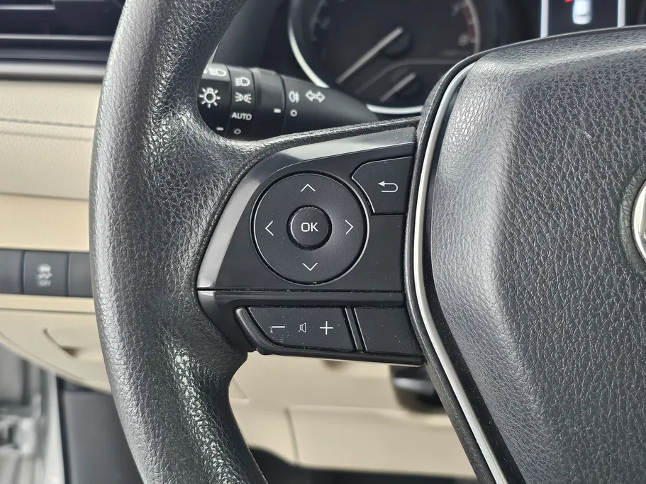 تويوتا كامري LE 2022 