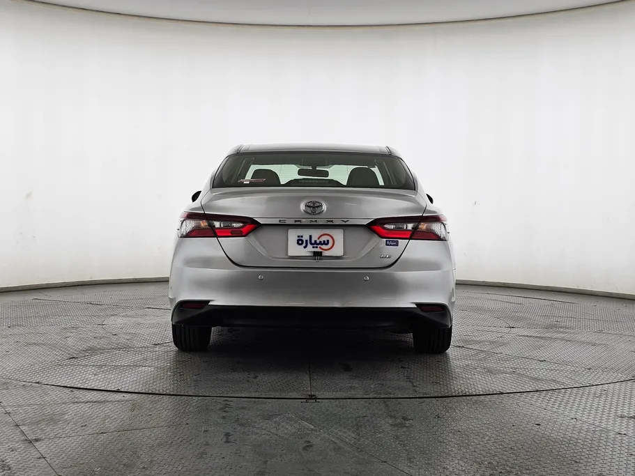 تويوتا كامري LE 2022 