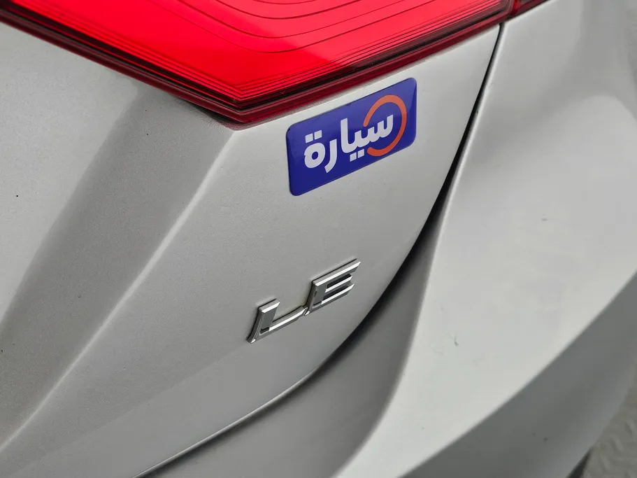 تويوتا كامري LE 2022 