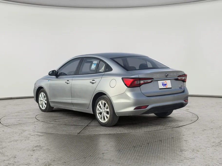 ام جي 5 STD 2023 