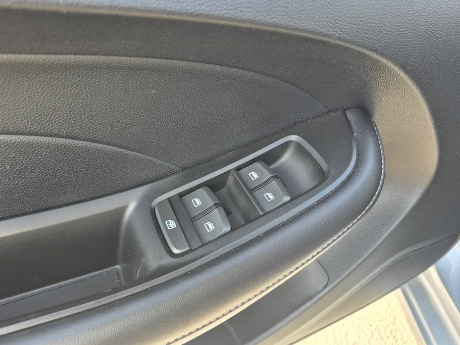 ام جي 5 STD 2023 