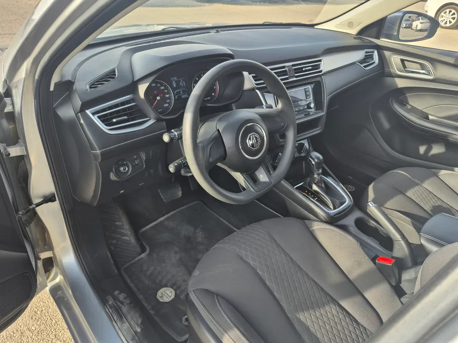 ام جي 5 STD 2023 