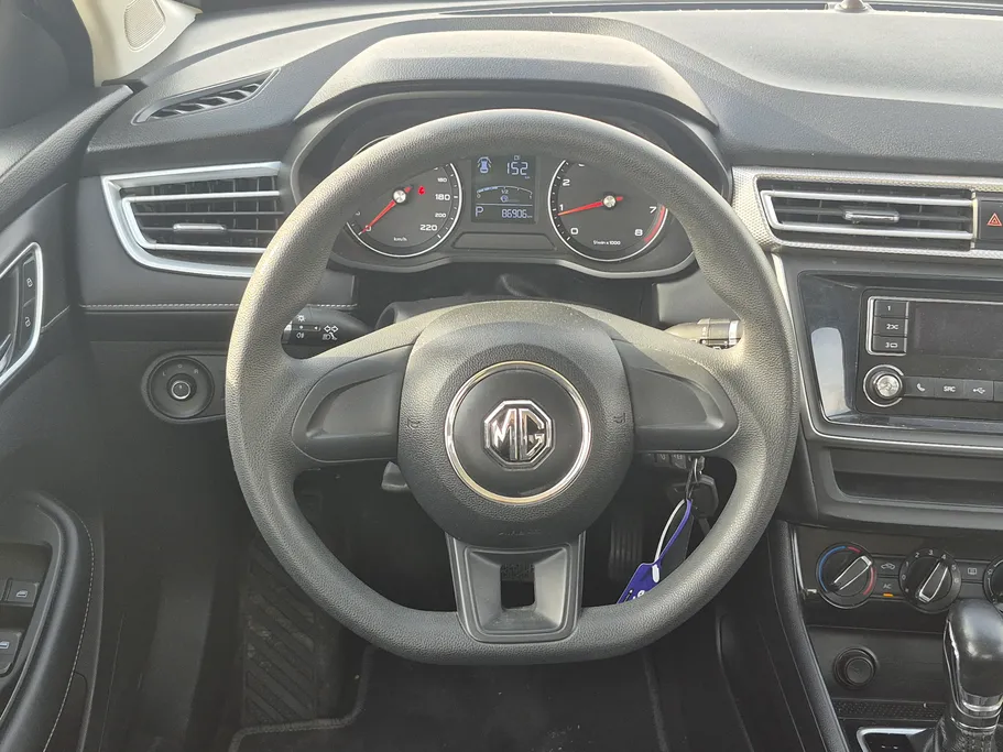 ام جي 5 STD 2023 