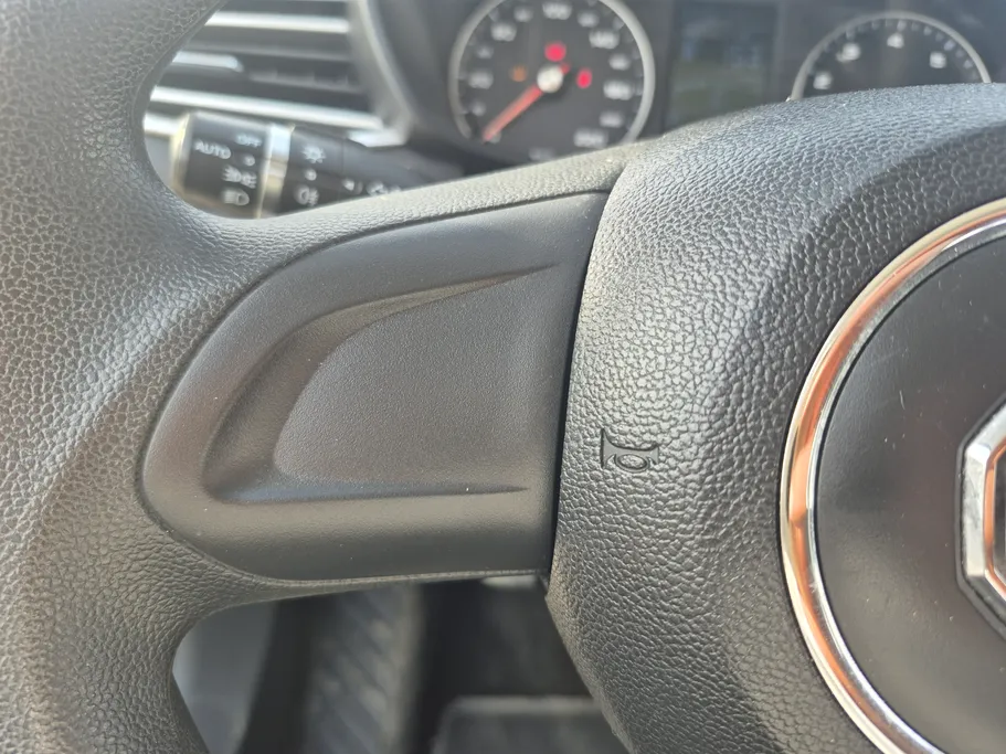 ام جي 5 STD 2023 