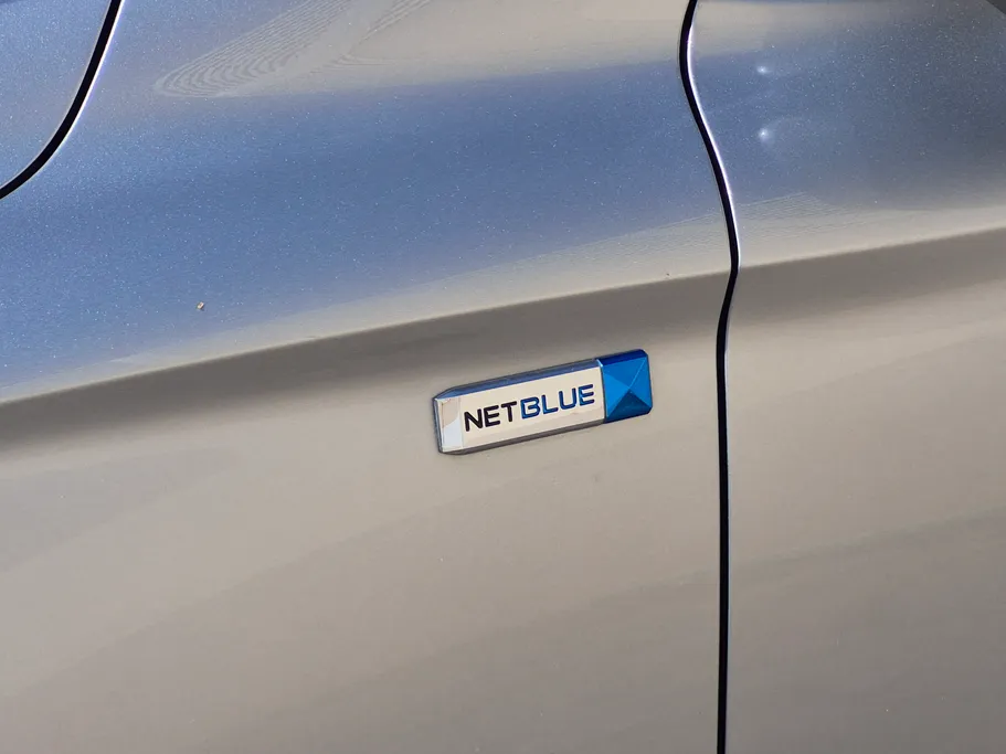 ام جي 5 STD 2023 