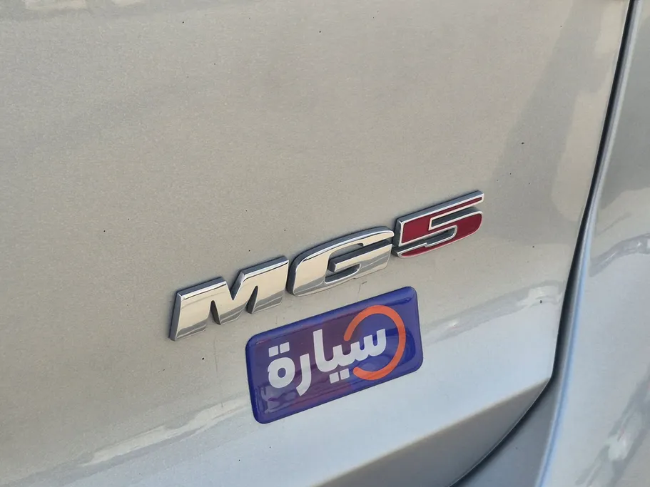 ام جي 5 STD 2023 