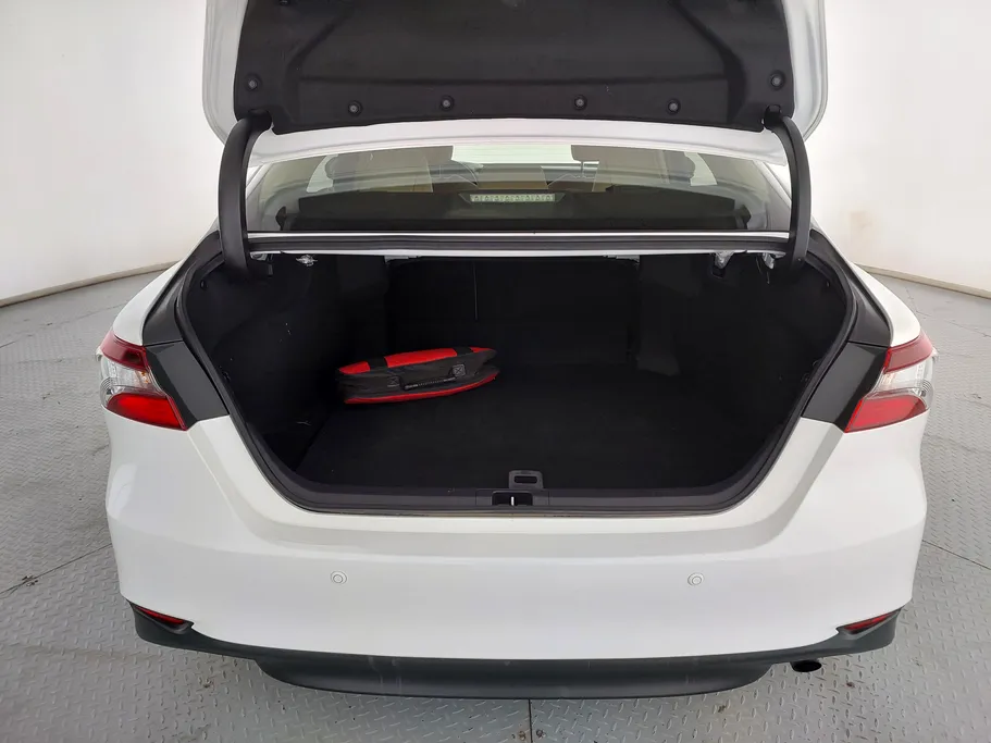 تويوتا كامري LE 2022 