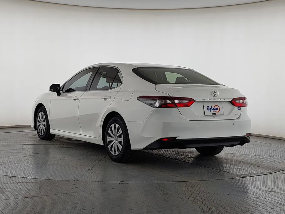 تويوتا كامري LE 2022 