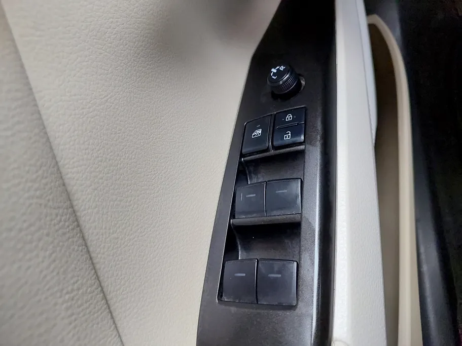 تويوتا كامري LE 2022 