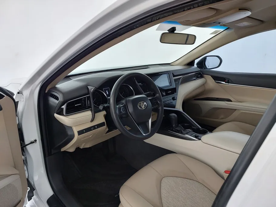 تويوتا كامري LE 2022 