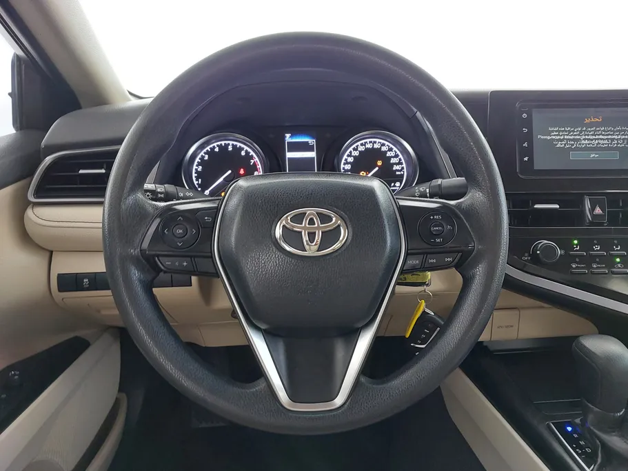 تويوتا كامري LE 2022 