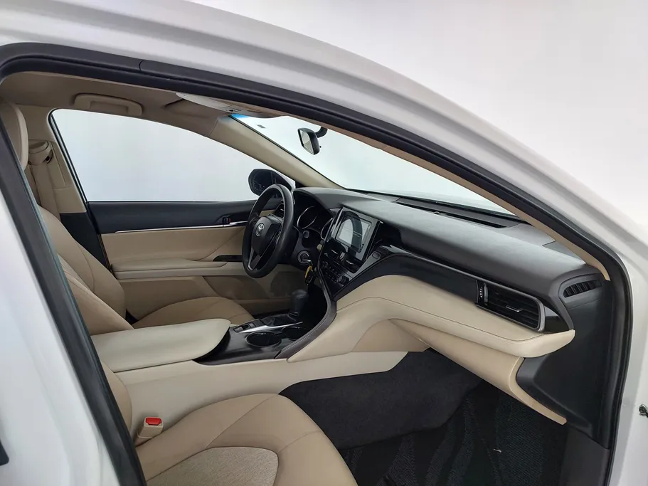 تويوتا كامري LE 2022 