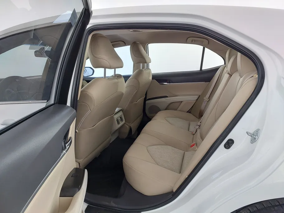 تويوتا كامري LE 2022 