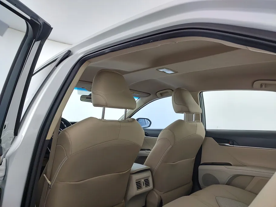 تويوتا كامري LE 2022 