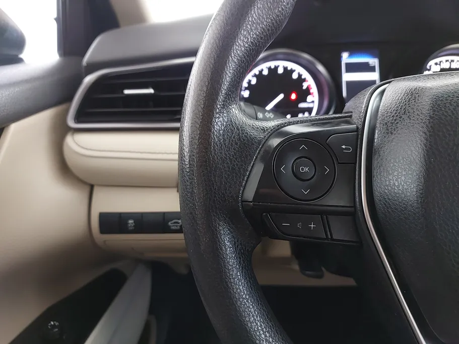 تويوتا كامري LE 2022 