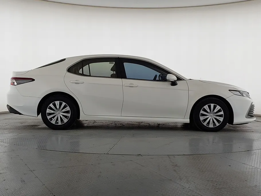 تويوتا كامري LE 2022 