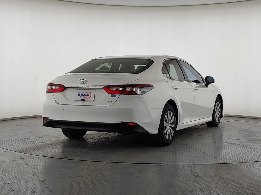 تويوتا كامري LE 2022 