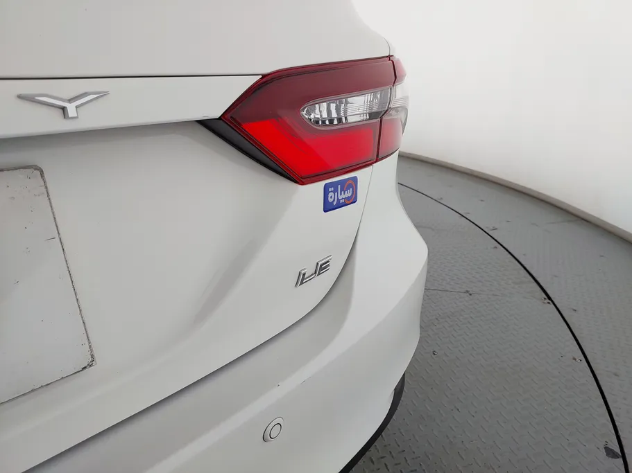 تويوتا كامري LE 2022 