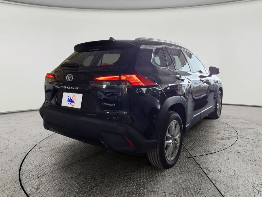 2023 Toyota Corolla Cross XLE HEV 