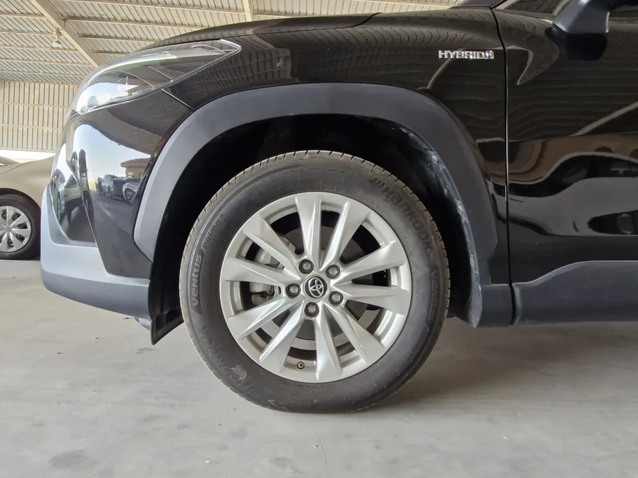 2023 Toyota Corolla Cross XLE HEV 