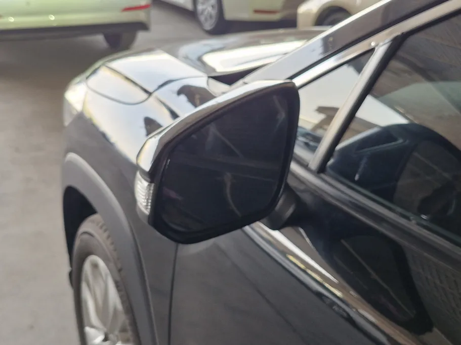 2023 Toyota Corolla Cross XLE HEV 