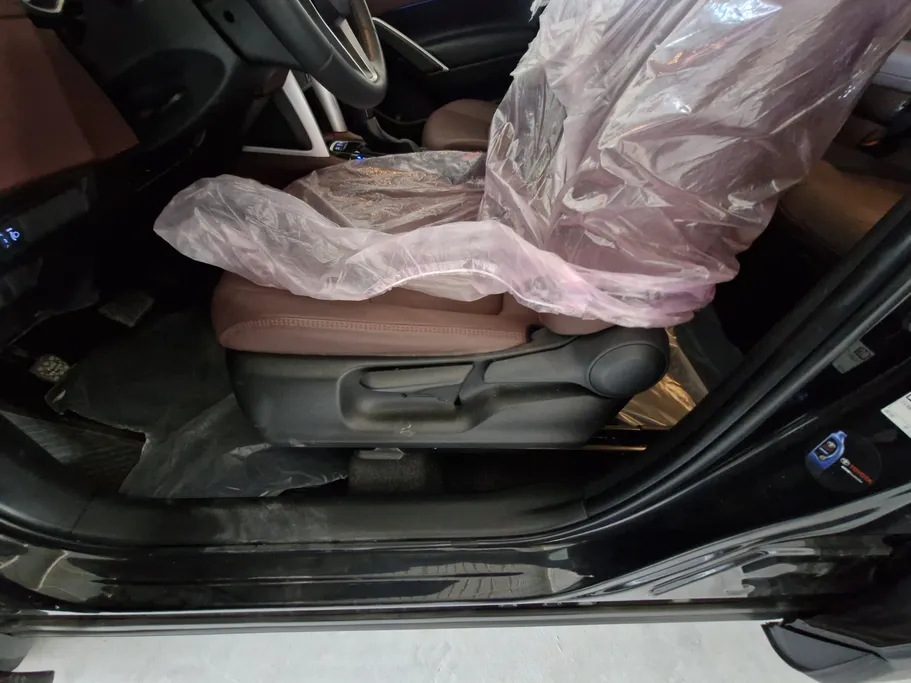 2023 Toyota Corolla Cross XLE HEV 