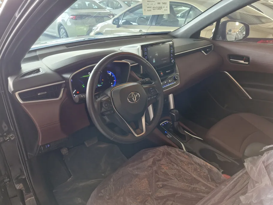 2023 Toyota Corolla Cross XLE HEV 