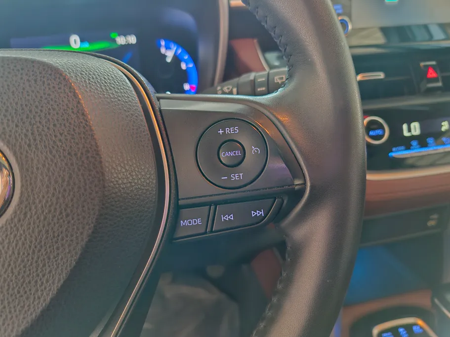 2023 Toyota Corolla Cross XLE HEV 