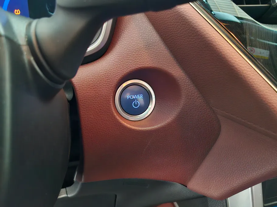 2023 Toyota Corolla Cross XLE HEV 