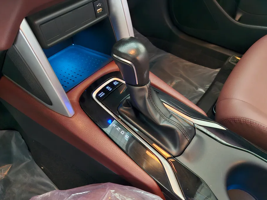 2023 Toyota Corolla Cross XLE HEV 