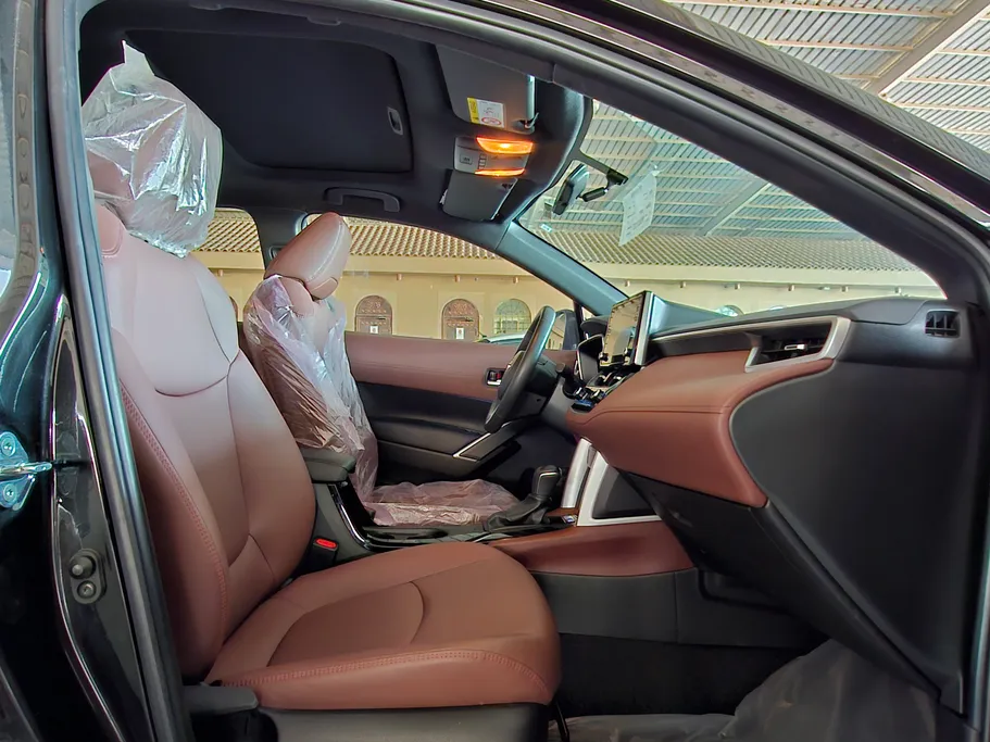 2023 Toyota Corolla Cross XLE HEV 