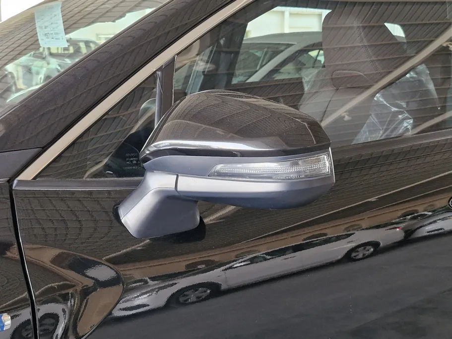 2023 Toyota Corolla Cross XLE HEV 