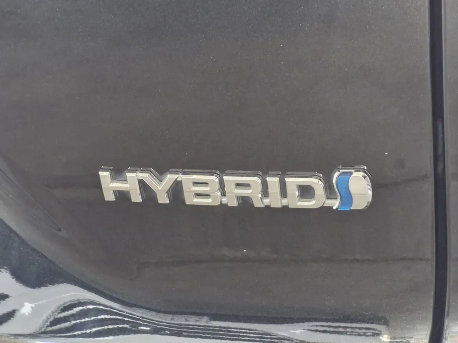 2023 Toyota Corolla Cross XLE HEV 