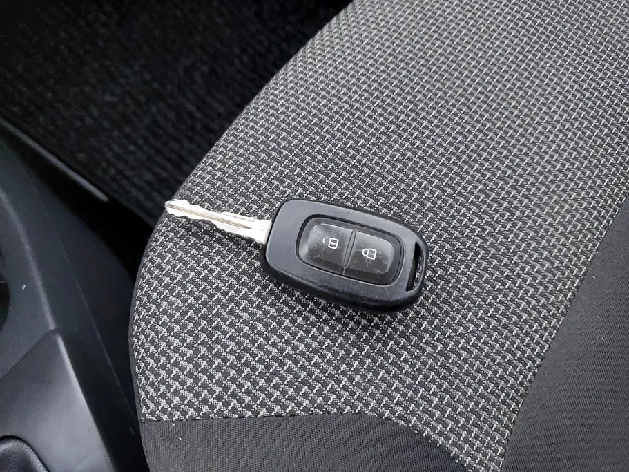 2021 Renault Docker Van بضاعة 