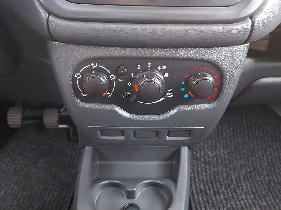 2021 Renault Docker Van بضاعة 