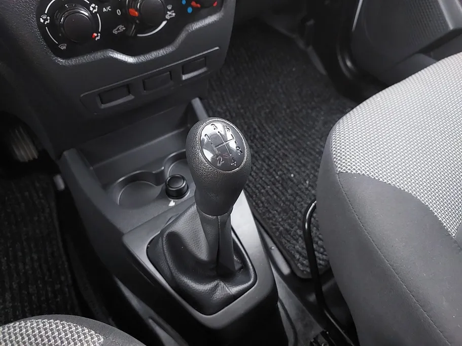 2021 Renault Docker Van بضاعة 