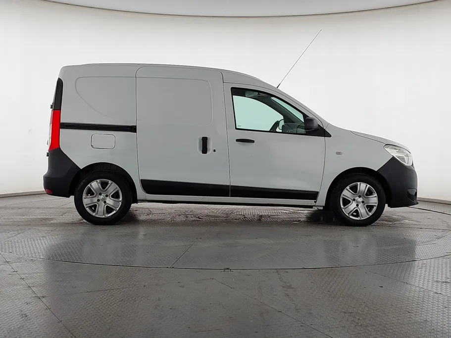 2021 Renault Docker Van بضاعة 