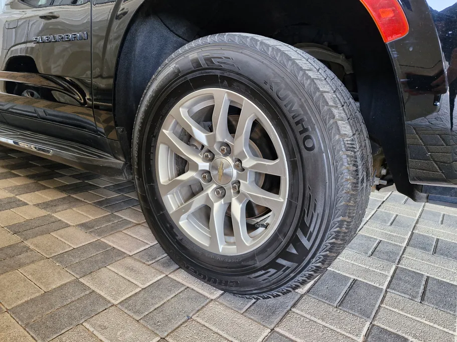 2022 Chevrolet Suburban LS 