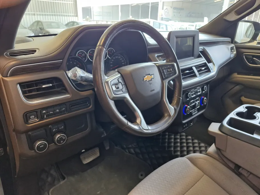 2022 Chevrolet Suburban LS 