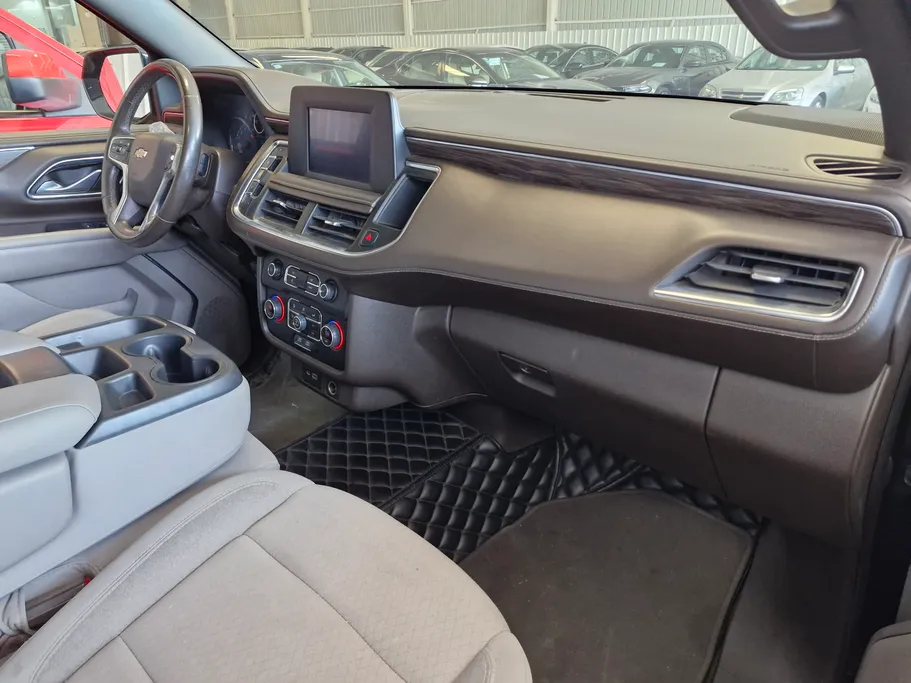 2022 Chevrolet Suburban LS 