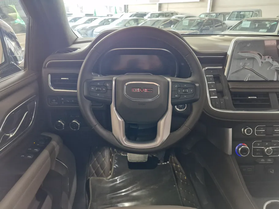 2023 GMC Yukon SLE 