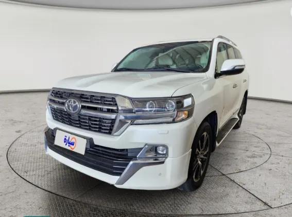 تويوتا لاندكروزر Grand Touring 2021 