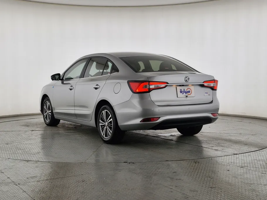 ام جي 5 LUX 2023 