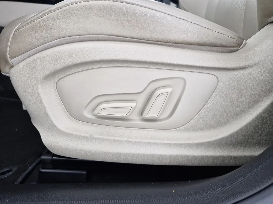 ام جي 5 LUX 2023 